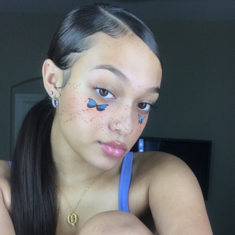 Meet your Posher, Amira